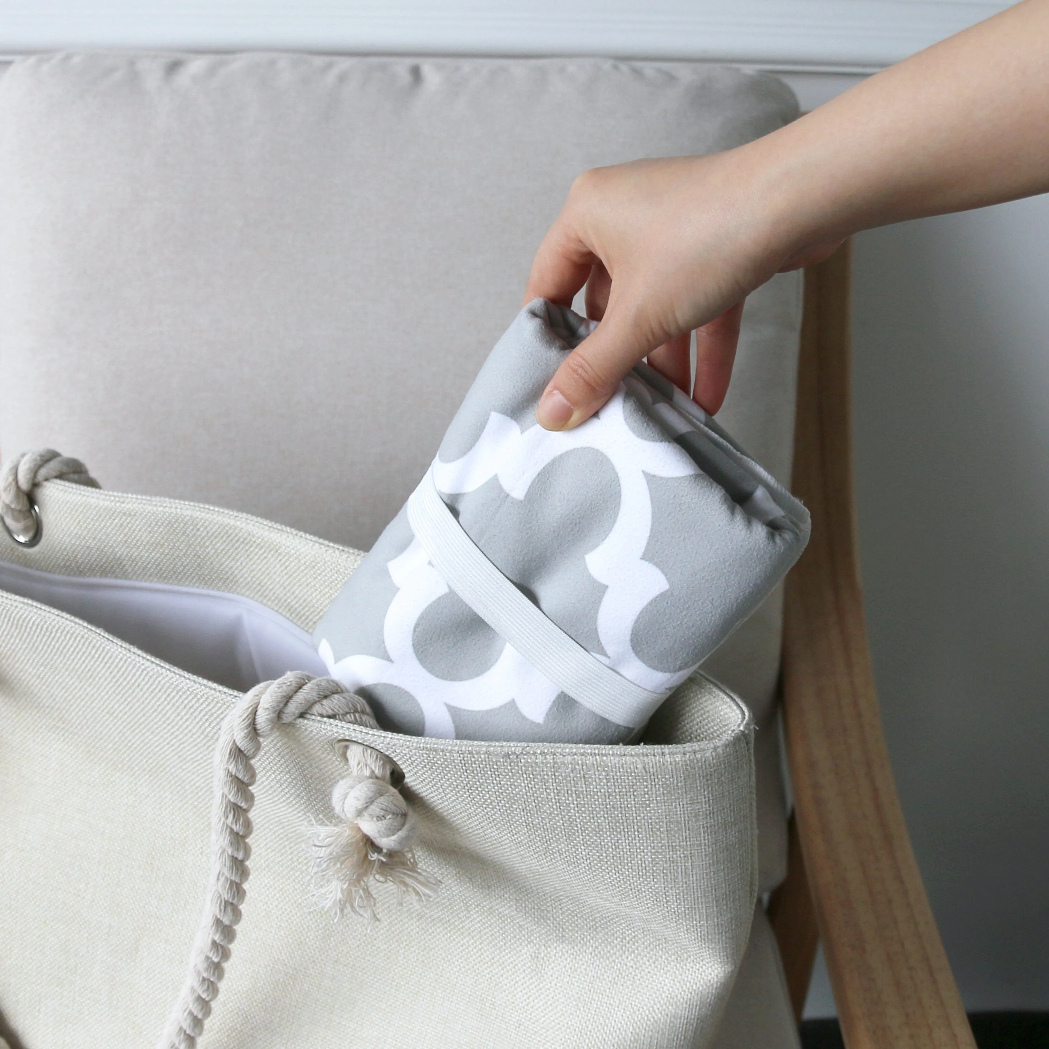 The Eye of the Ocean Round Sand-Free Towel